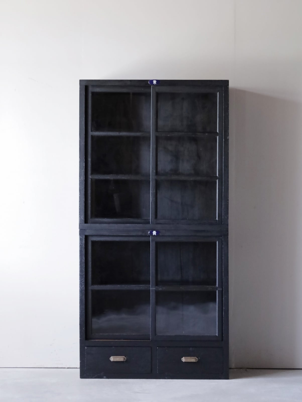 ガラス戸棚 黒 | アルドマ 古道具・古家具・アンティーク