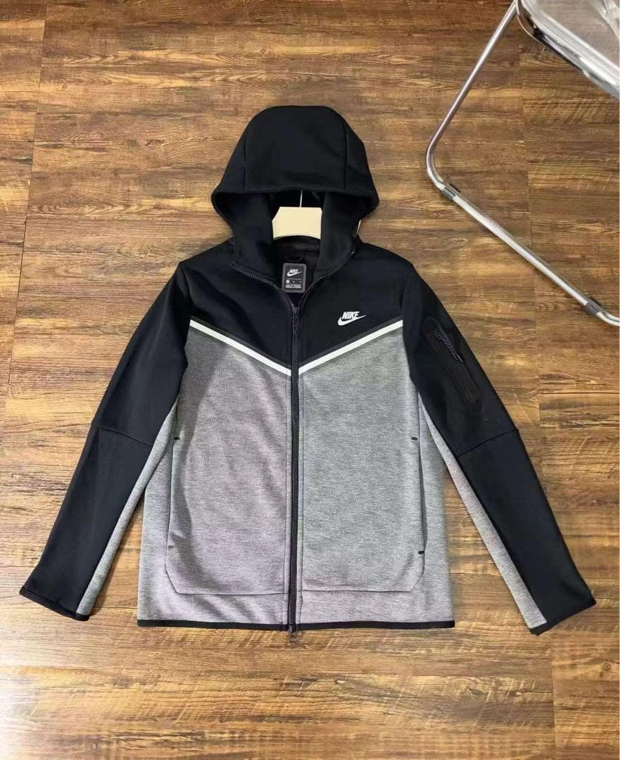 Nike ジャージ上下セット ブラック/グレー**L** NIKE（ナイキ） ジャージ 上下 メンズ クラブ PK トラックスーツ