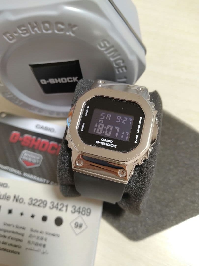 【美品、最終価格】G-SHOCK　デジタル　シルバー　GM-S5600 G-SHOCK GM-S5600-1 Metal Covered デジタル メンズ レディース ユニ