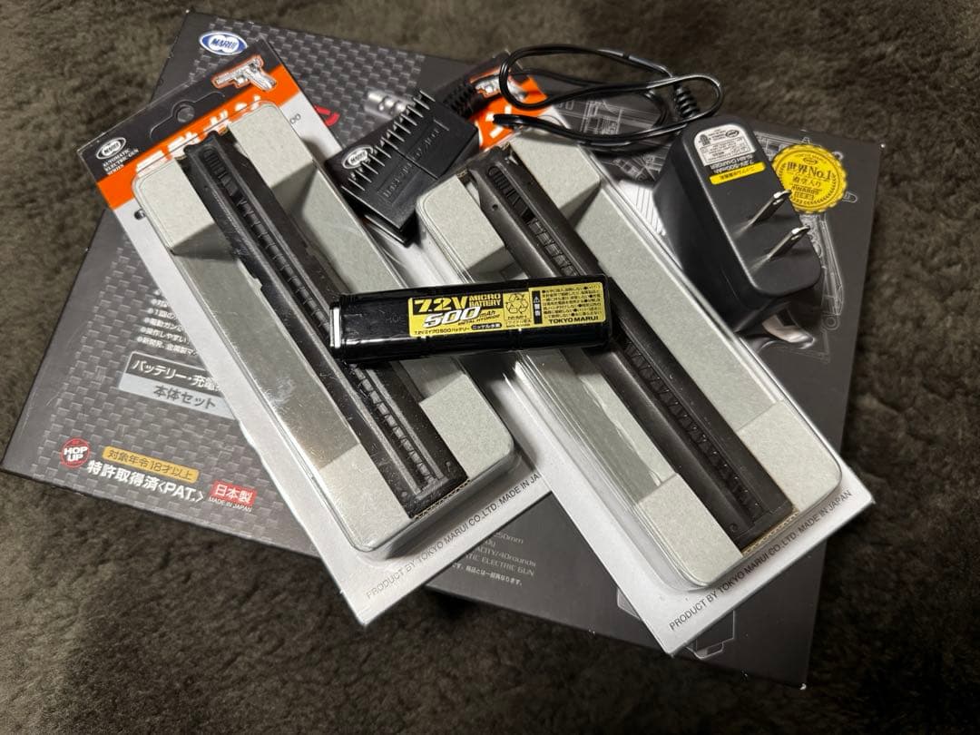 東京マルイ　電動ガン　M93R マガジン&バッテリー付属